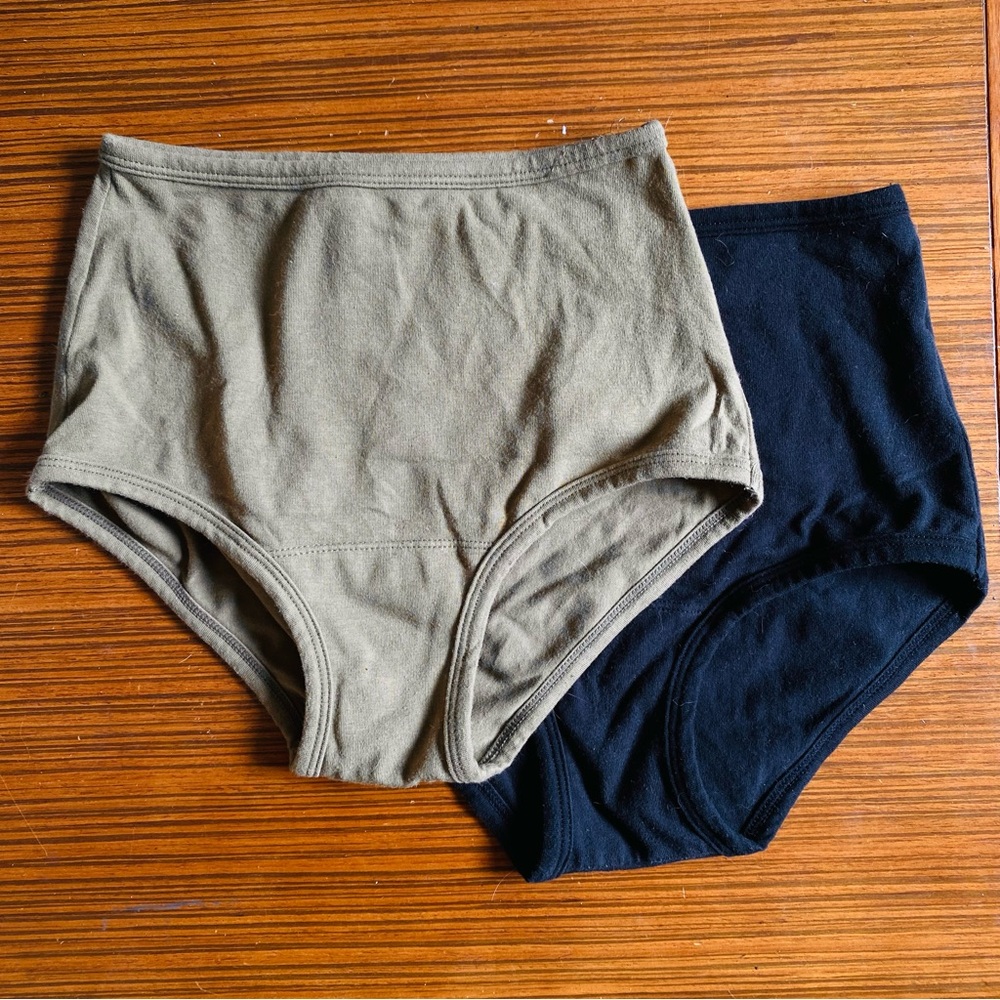 ARQ High-Rise Undies - Lot of 2 (Olive and Black) - Size XXS